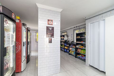 Image 19 - 870233