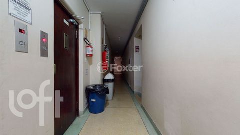 Image 17 - 923007