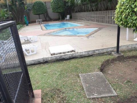 Image 19 - 825210