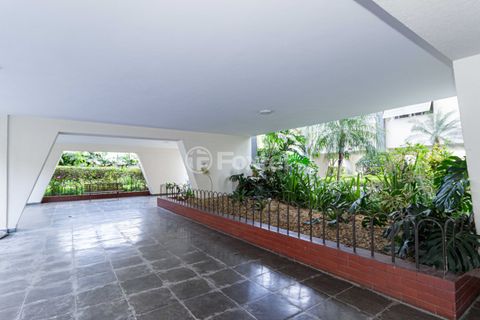 Image 16 - 929793