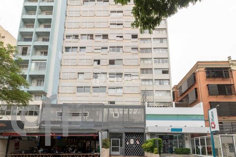 Image 17 - 875718