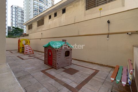 Image 7 - 874908