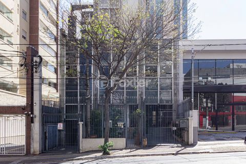 Image 19 - 915955
