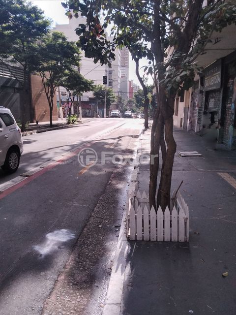 Image 8 - 932500