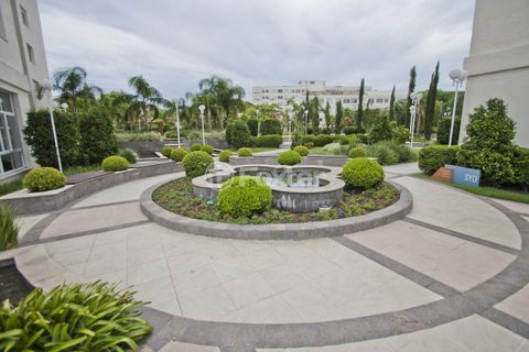 Image 9 - 881783