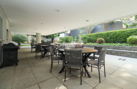 Image 11 - 900891