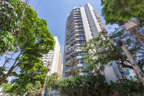 Image 11 - 866495