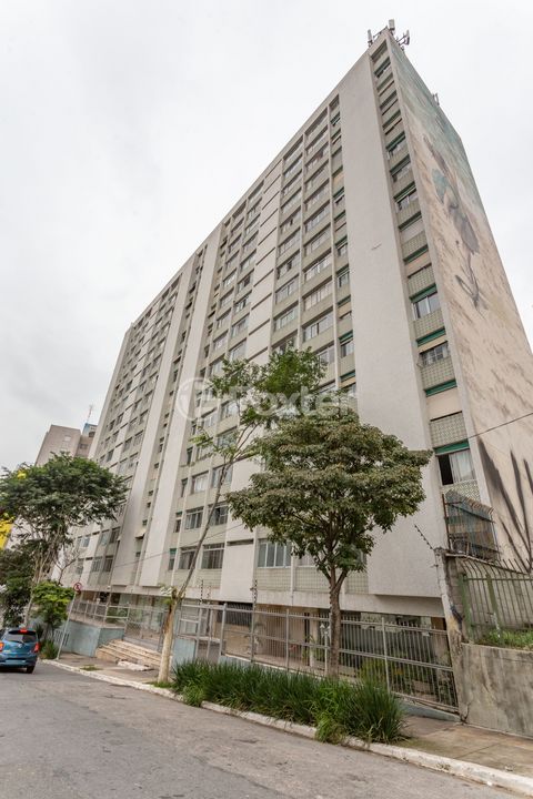 Image 13 - 881597