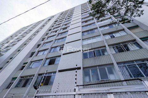 Image 19 - 881776