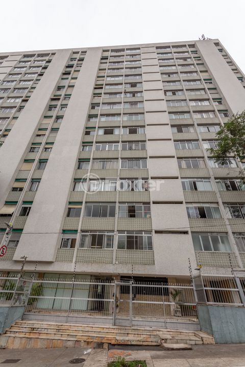 Image 16 - 881597