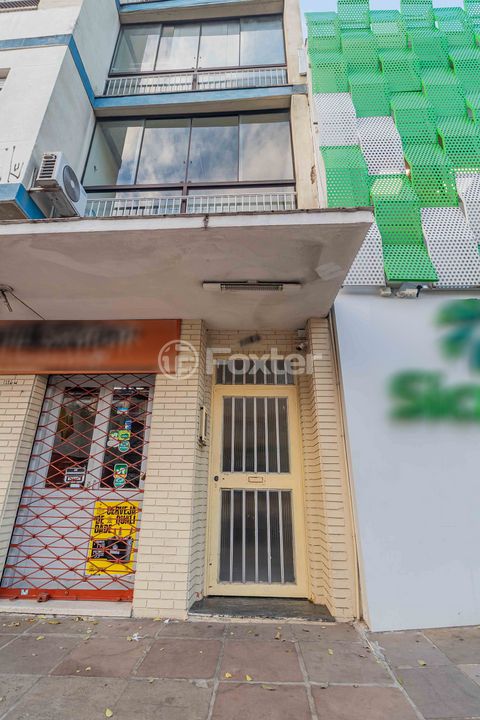 Image 16 - 896428