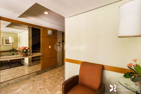 Image 9 - 916339