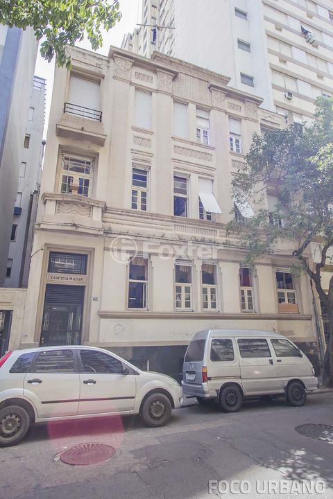 Image 6 - 886555