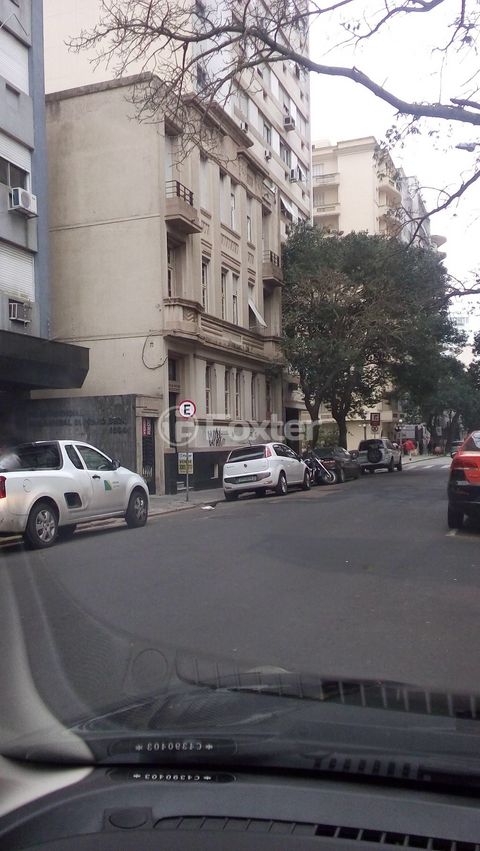 Image 7 - 886555