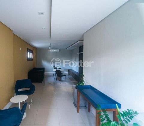 Image 6 - 930662