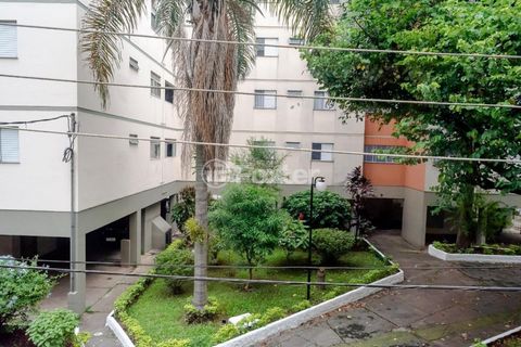 Image 16 - 881000