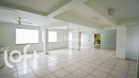 Image 17 - 859342