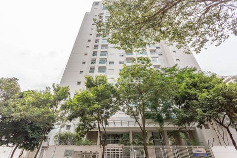 Image 7 - 881067