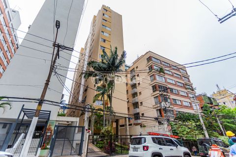 Image 10 - 885087