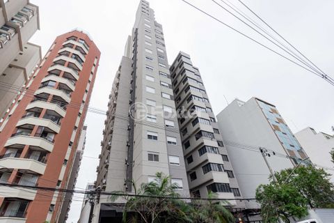 Image 6 - 887235
