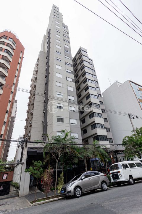 Image 7 - 887235