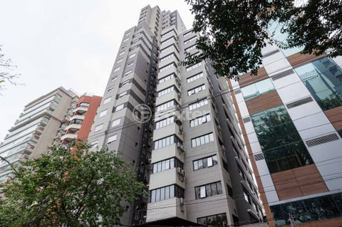 Image 10 - 887235