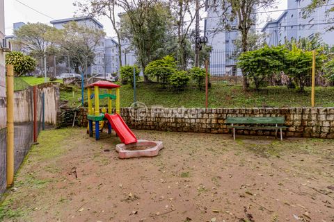 Image 18 - 886104