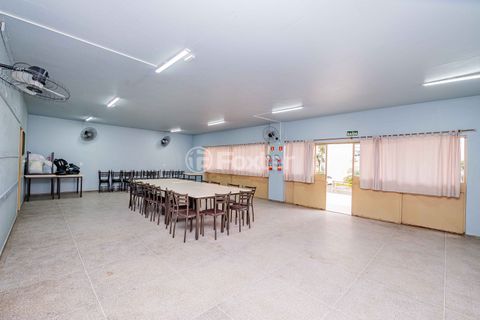 Image 19 - 882359