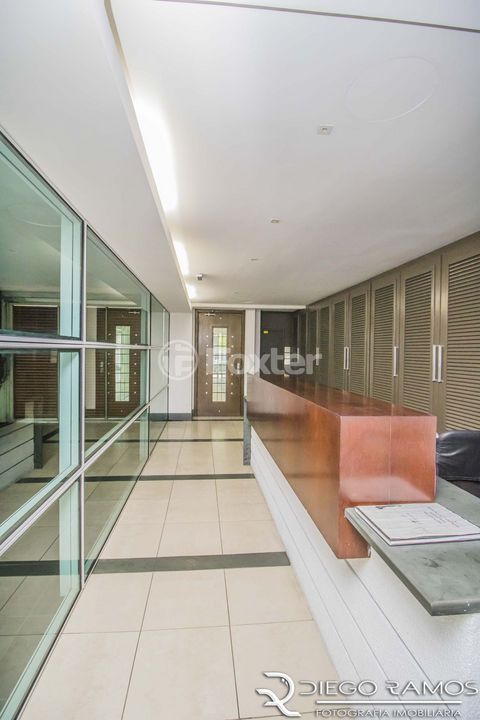 Image 6 - 887933