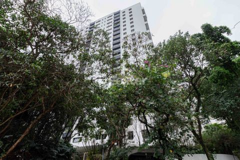 Image 15 - 892733