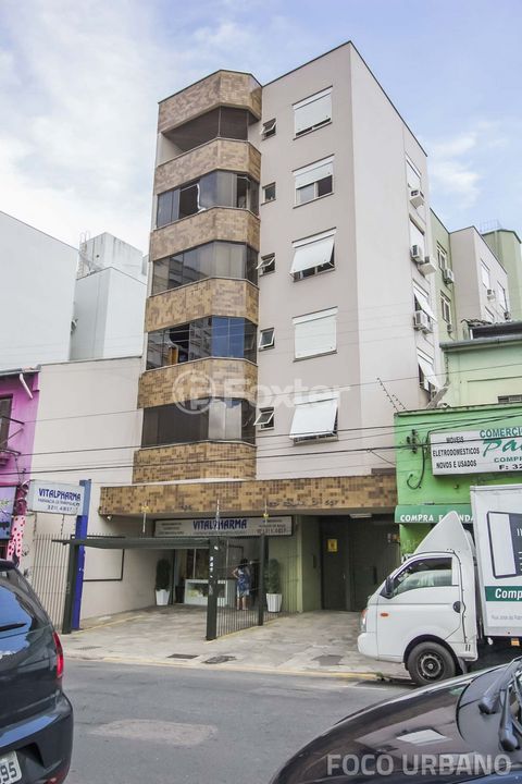 Image 8 - 898649