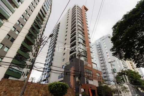 Image 11 - 876065