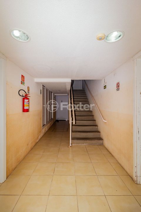 Image 9 - 883823