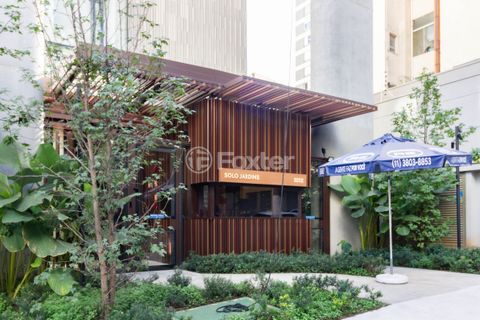 Image 17 - 843917