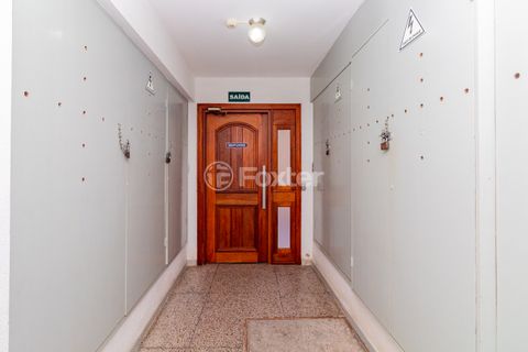 Image 19 - 932052