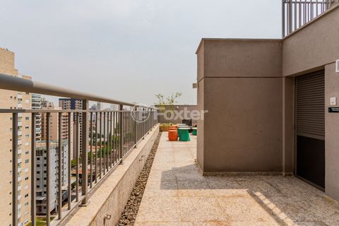 Image 18 - 869370
