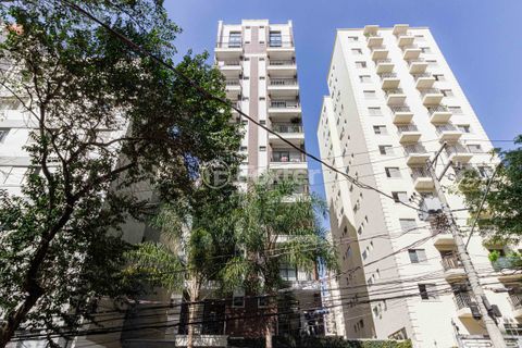 Image 19 - 811894