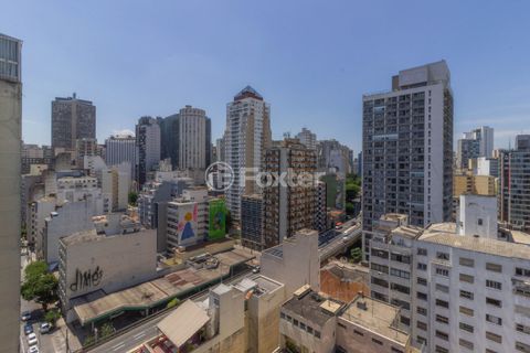 Image 8 - 875751