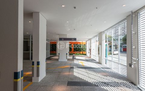 Image 10 - 829859