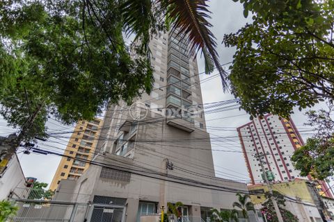 Image 18 - 704422