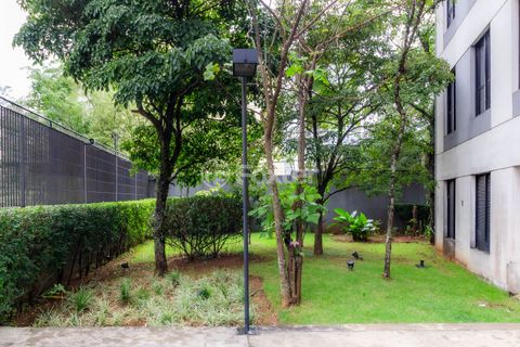 Image 7 - 898360