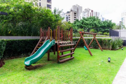 Image 11 - 898360