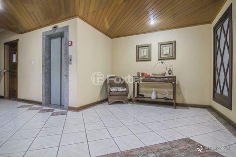 Image 3 - 883500
