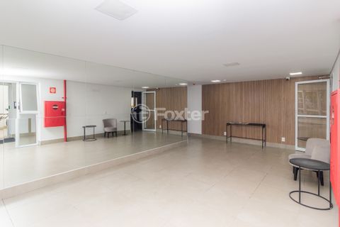 Image 10 - 870213