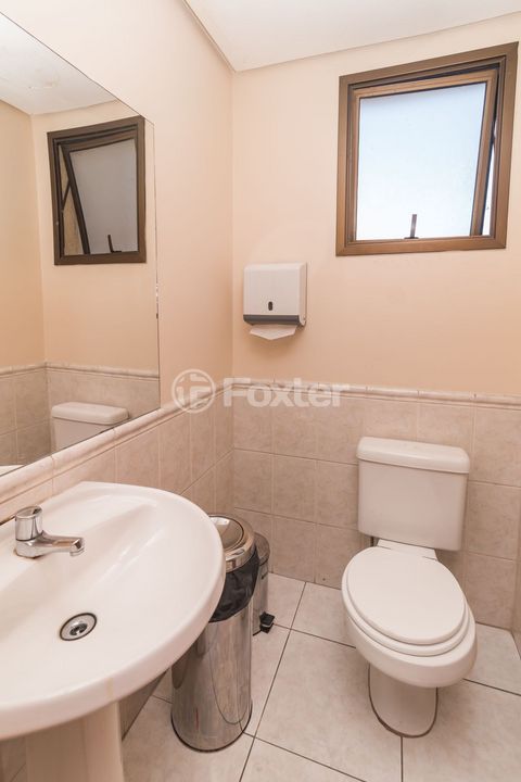 Image 19 - 886663