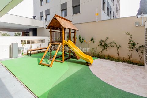 Image 10 - 878214
