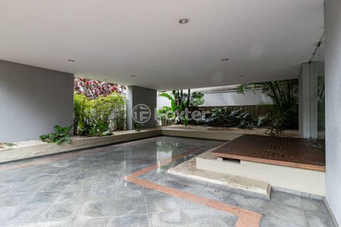 Image 13 - 917730