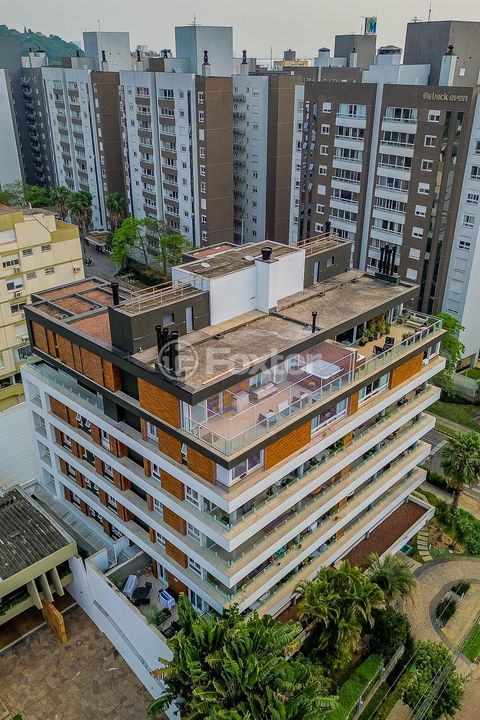 Image 17 - 5285