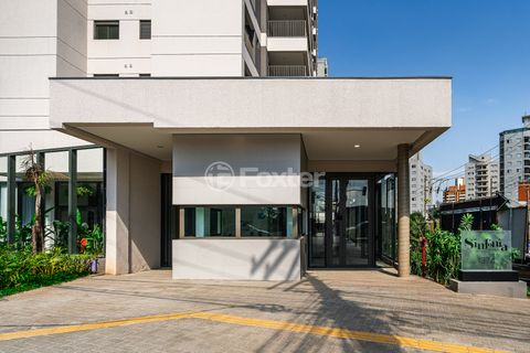 Image 1 - 872133