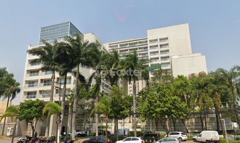 Image 19 - 917125